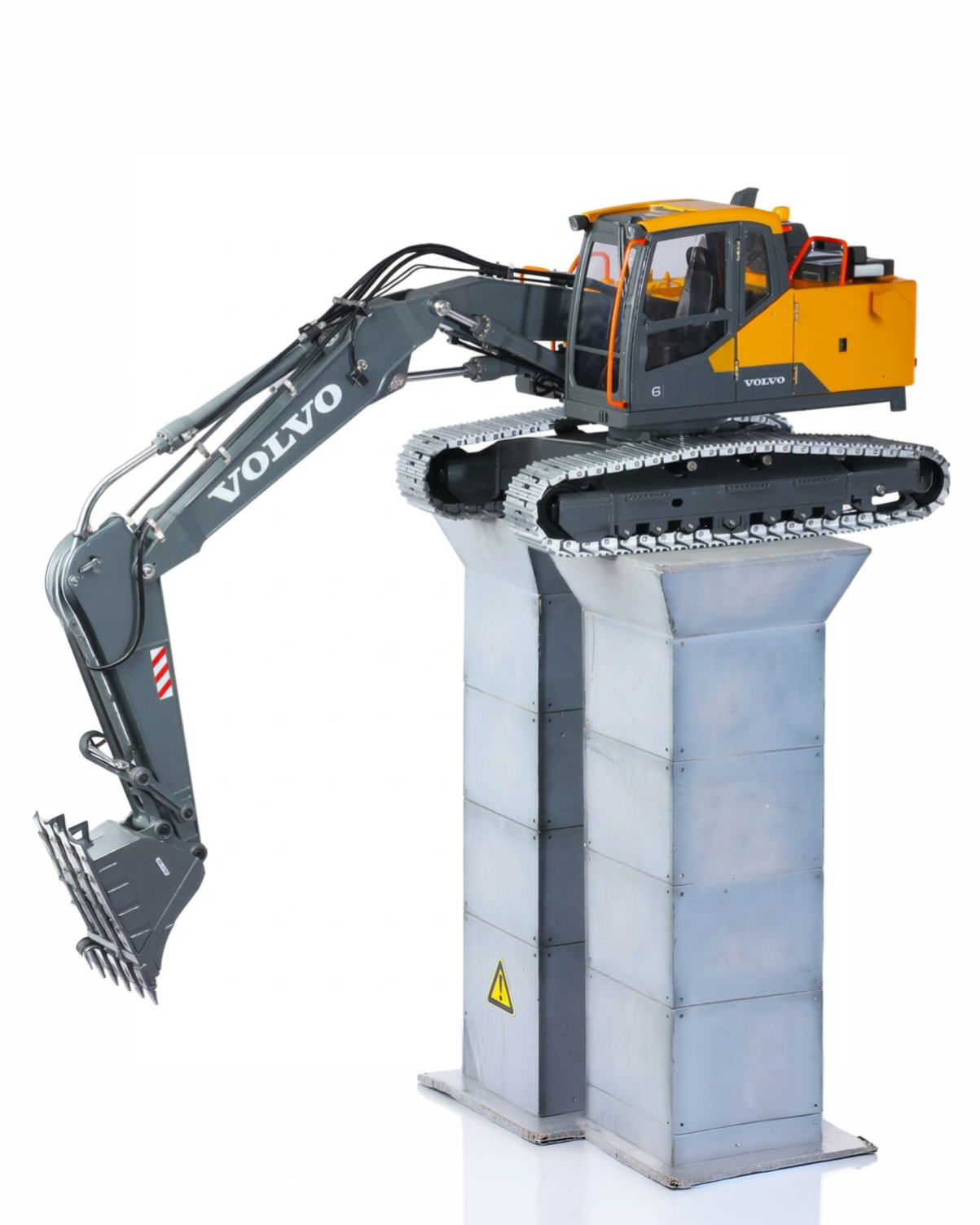 Excavator & Dump Trucks